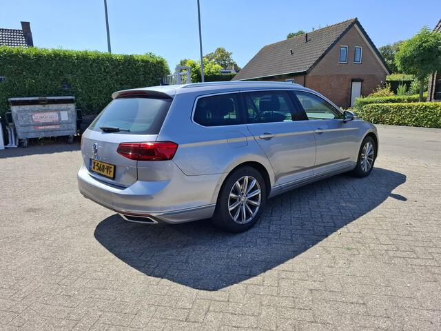Volkswagen PASSAT Variant 1.6 TDI Highline Business R Automaat | clima | Navi | Pano | S/S | Virtual cockpit | Stoelverwarming |