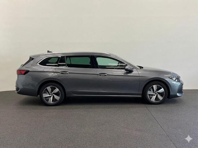 Volkswagen PASSAT Variant 1.5 eTSI DSG-7 Aut Variant Business Airco ECC Navi Wireless Carplay 17" LM Velgen PDC VA+Camera Adaptive Cruise Control