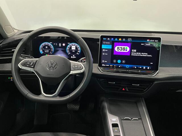 Volkswagen PASSAT Variant 1.5 eTSI DSG-7 Aut Variant Business Airco ECC Navi Wireless Carplay 17" LM Velgen PDC VA+Camera Adaptive Cruise Control