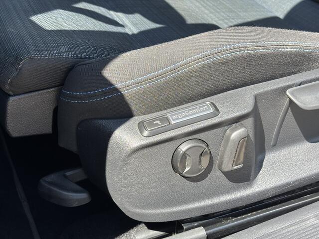 Volkswagen PASSAT Variant 1.4 TSI PHEV GTE / Trekhaak / SoH 88,2 / Applecarplay/AndroidAuto / Stoelverwarming / Ergo Stoelen /
