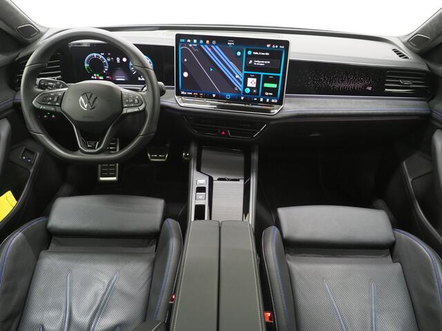 Volkswagen PASSAT Variant 1.5 eHybrid R-Line | 5 Jaar Garantie | Leder | Panoramadak | Stoelventilatie | Trekhaak | Harman/Kardon | Massage | 360