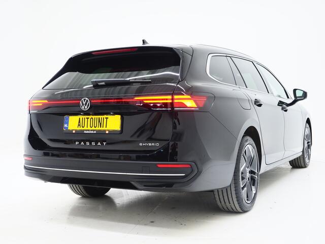 Volkswagen PASSAT Variant 1.5 eHybrid 204PK | Leder/Alcantara | Massage | Stoelkoeling | Trekhaak | HUD | 360 | Keyless