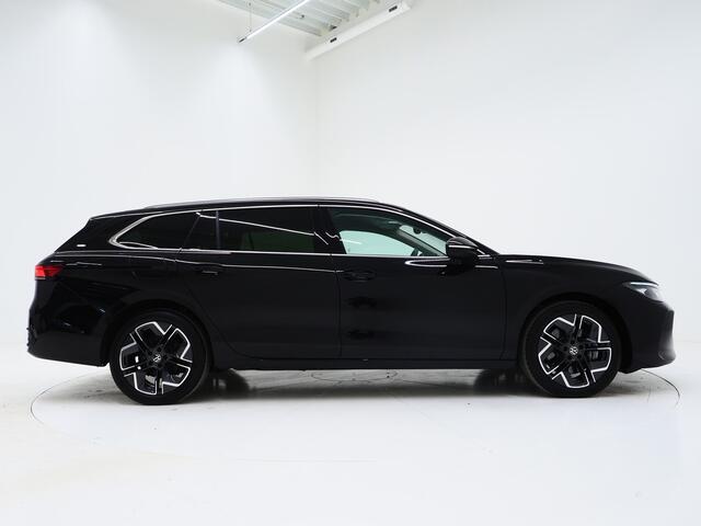 Volkswagen PASSAT Variant 1.5 eHybrid 204PK | Leder/Alcantara | Massage | Stoelkoeling | Trekhaak | HUD | 360 | Keyless
