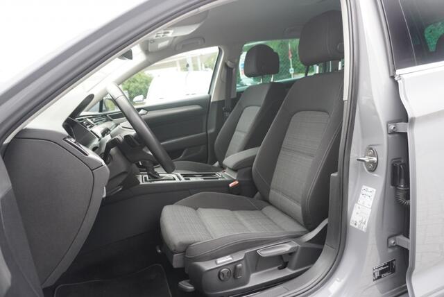 Volkswagen PASSAT Variant 1.5 TSI Business Camera | CarPlay | Keyless | Stoelverwarm.| NAP