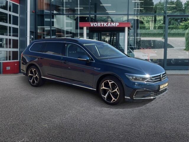 Volkswagen PASSAT 1.4 TSI GTE TREKHAAK/PANO-DAK/360CAM/ACC/HUD/DIG-DASH/STOEL+STUURVERW