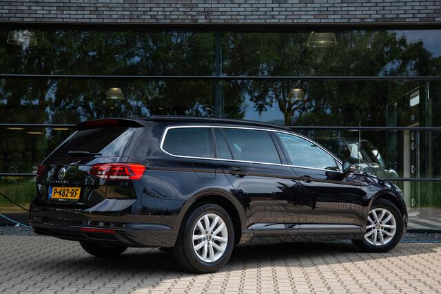 Volkswagen PASSAT Variant 1.5 TSI R-Line Business + , Adap. cruise, Trekhaak, Carplay, Memory,