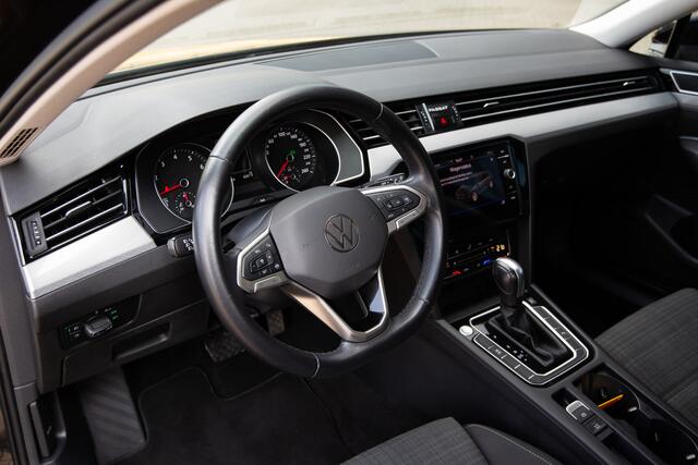 Volkswagen PASSAT Variant 1.5 TSI R-Line Business + , Adap. cruise, Trekhaak, Carplay, Memory,