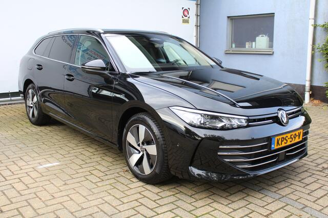 Volkswagen PASSAT Variant 1.5 eHybrid Elegance Business 272 Pk | Incl. 12 maanden Garantie | Stoelmassage | Stoelverwarming/ventilatie | Head-Up Display | Keyless entry/start | 360° Camera | Elektrisch wegklapbare trekhaak | Elektrische kofferbak | Sfeerverlichting | Elekt