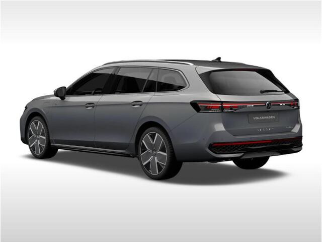 Volkswagen PASSAT Variant R-Line Edition 1.5 eHybrid 272 PK versn. DSG · Assistance Pakket Plus · Black Style Pakket Plus · Multimedia Pakket Plus · Trekhaak inklapbaar, met elektrische ontgrendeling, incl. Trailer Assist ·