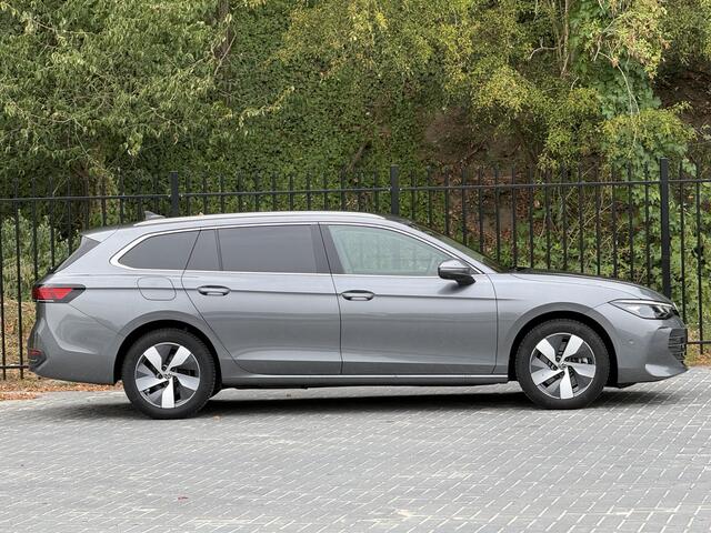 Volkswagen PASSAT Variant 1.5 eHybrid Business | Trekhaak | HUD | Camera