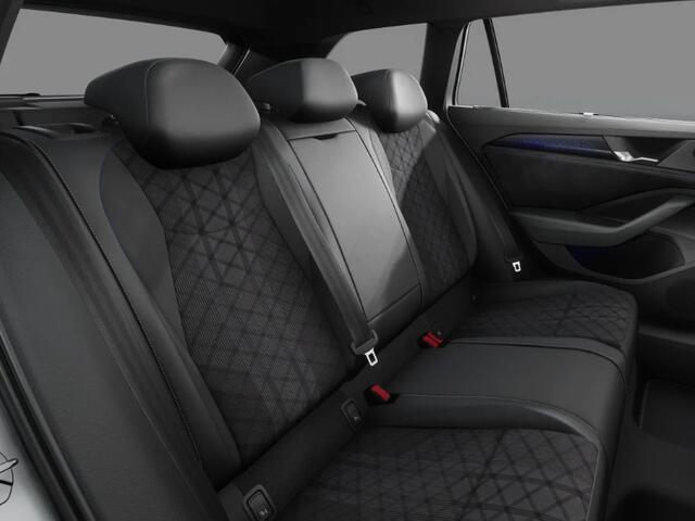 Volkswagen PASSAT Variant R-Line Edition 1.5 eHybrid 204 PK versn. DSG · Black Style Pakket · Trekhaak incl. Trailer Assist ·