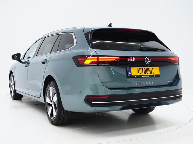 Volkswagen PASSAT Variant 1.5 eHybrid 204PK | Leder/Alcantara | Trekhaak | Stoelventilatie | Massage | HUD | 360 | Memory