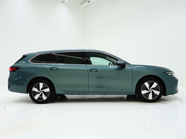Volkswagen PASSAT Variant 1.5 eHybrid 204PK | Leder/Alcantara | Trekhaak | Stoelventilatie | Massage | HUD | 360 | Memory