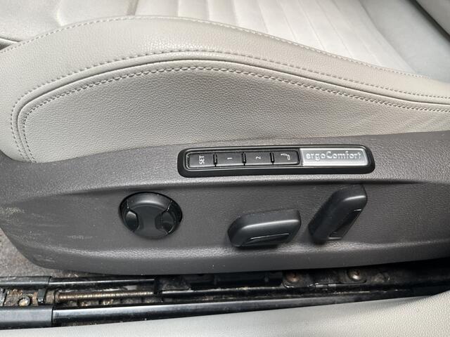 Volkswagen PASSAT Variant 1.4 TSI PHEV GTE Business / AUTOMAAT/ PANO/ TREKHAAK/ STANDKACHEL/ 360 CAMERA/ MEMORY SEATS/ ERGO COMFORT/ DODE HOEK/ IQ. LIGHT/ TRAVEL ASSIST/ STOELVERWARM./ KEYLESS/ APP CONNECT/ ADAPT. CRUISE/ 17" LMV