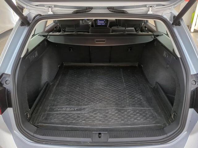 Volkswagen PASSAT VARIANT 1.5 TSI BUSINESS I AUTOMAAT I NAVIGATIE I P-CAMERA I ADAPTIVE CRUISE CONTROL