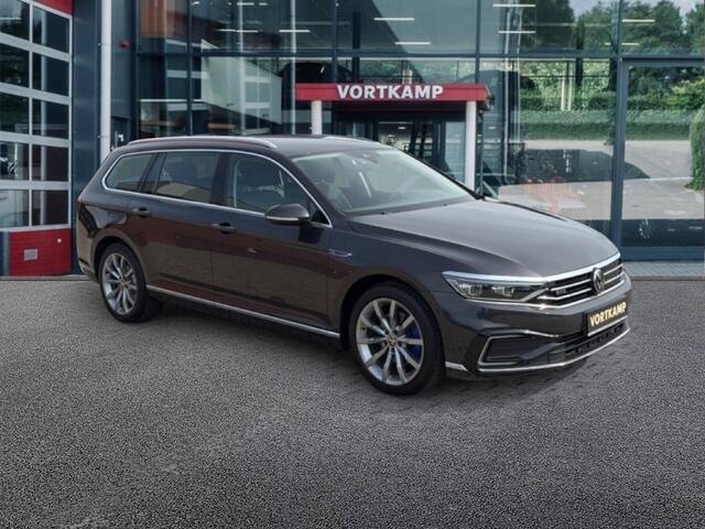 Volkswagen PASSAT 1.4 TSI GTE TREKHAAK/CAMERA/ELEK-KLEP/ACC/DIG-DASH/STOELVERW