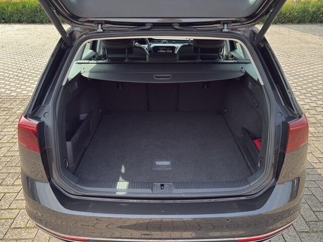 Volkswagen PASSAT 1.4 TSI GTE TREKHAAK/CAMERA/ELEK-KLEP/ACC/DIG-DASH/STOELVERW