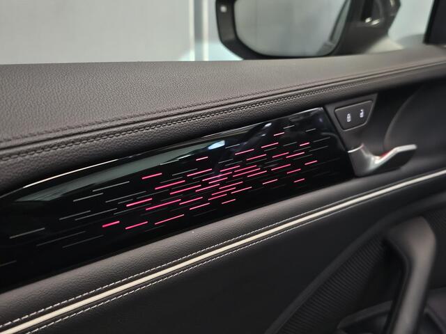 Volkswagen PASSAT Variant 1.5 eHybrid Business | 360 Camera | Stoelventilatie & Massage | Trekhaak | 19 inch velgen | Head-up display |