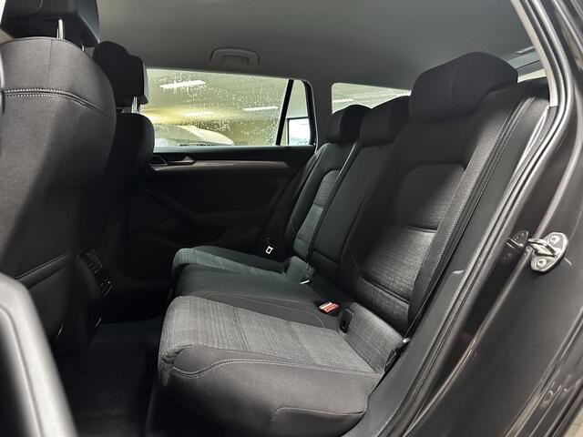 Volkswagen PASSAT Variant 1.5 TSI Business/ Trekhaak/ Virtual Dashb./ 150pk!/ LED Koplampen/ Keyless/ Lane-Assist./ Apple + Android/ Camera/ Extra getint glas/ Elek. Kofferklep/ Adaptive Cruise/ DAB+/ PDC V+A/ Dakrails.