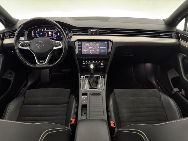 Volkswagen PASSAT 1.5 TSI R-Line | Virtual | Camera | IQ Light | Carplay | Cruise | LED | Navi | Parkeersens.