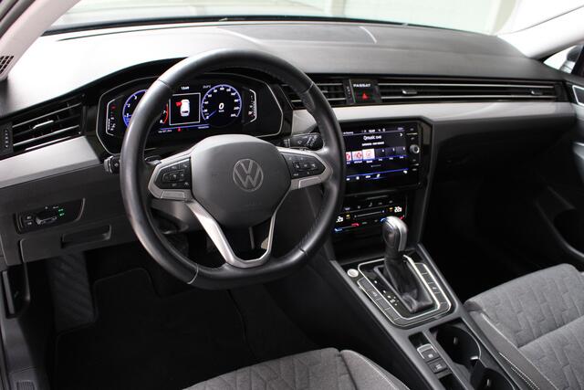 Volkswagen PASSAT Variant 1.5 TSI DSG Business | Navigatie | PDC + Camera | App Connect