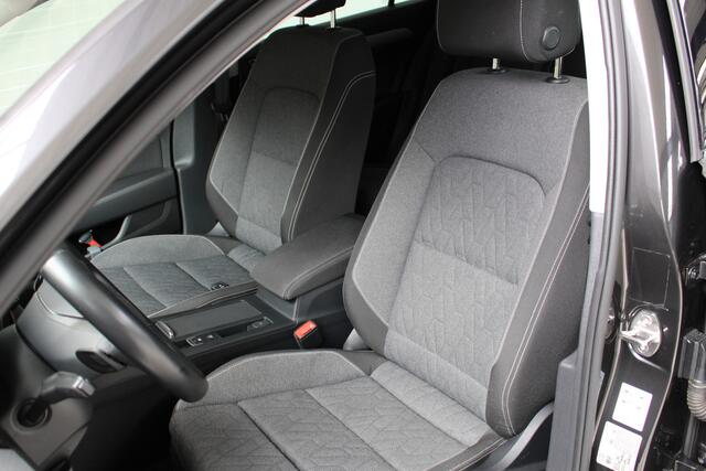 Volkswagen PASSAT Variant 1.5 TSI DSG Business | Navigatie | PDC + Camera | App Connect