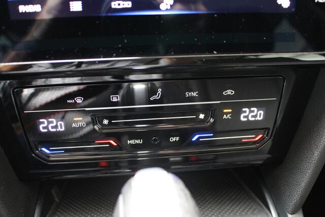 Volkswagen PASSAT Variant 1.5 TSI DSG Business | Navigatie | PDC + Camera | App Connect