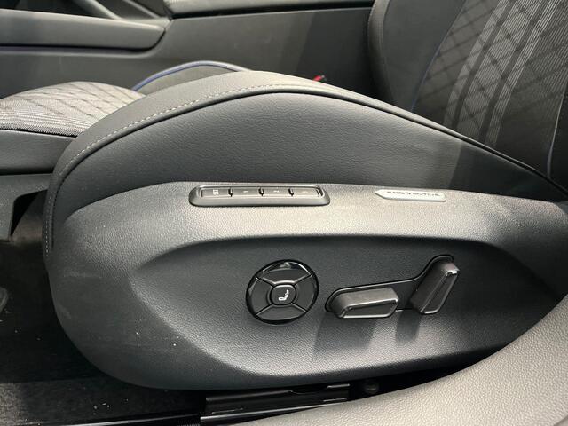 Volkswagen PASSAT Variant 1.5 272pk DSG eHybrid R-Line Edition · Panoramadak · 360 Camera · Wegklapbare Trekhaak · Elek. Voorstoel · Massage· 18'' Inch · Garantie t/m 23-09-2030 of 100.000km