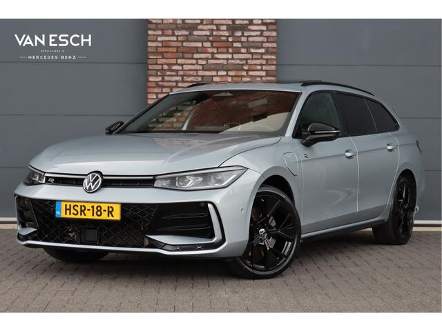 Volkswagen PASSAT Variant 1.5 eHybrid R-Line Edition | ACC | Panoramadak | Harman&Kardon | Massage | HUD | Trekhaak | iQ.Light | Stoelverwarming V+A | Zonnerollo's |