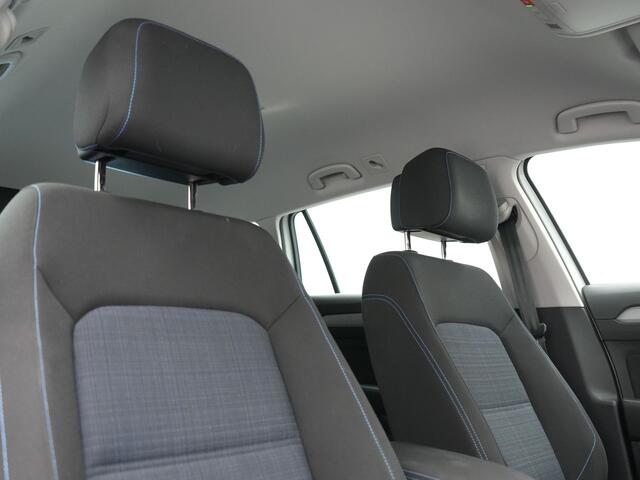 Volkswagen PASSAT Variant 1.4 TSI GTE Business PHEV 218pk Dealer O.H. | Adaptive Cruise | Camera | Voorstoelen Verwarmd | Apple Carplay | Navigatie | DAB | Park Assist | Draadloze Telefoonlader | IQ Drive | Plug In Hybrid |
