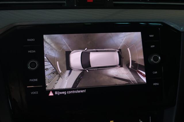 Volkswagen PASSAT 1.4 GTE, PHEV, Stoelverw, 360 Camera, Elektro achterklep, 4-Zone Airco etc.