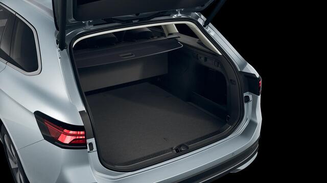 Volkswagen PASSAT Variant 1.5 eHybrid Business | Trekhaak | DCC | A.cam | ACC |