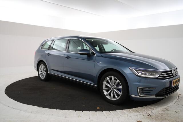 Volkswagen PASSAT Variant 1.4 TSI GTE Connected Series Plus Volleder, virtual cockpit, climate, panorama
