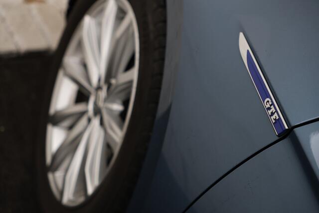 Volkswagen PASSAT Variant 1.4 TSI GTE Connected Series Plus Volleder, virtual cockpit, climate, panorama