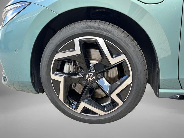 Volkswagen PASSAT Variant 1.5 eHybrid 272pk DSG R-Line Edition · Panoramadak · Inklap. Trekhaak · 360 Camera · Keyless · Matrix LED · Elek. Achterklep · Head-Up Display · Garantie t/m 13-11-2030 of 100.000km
