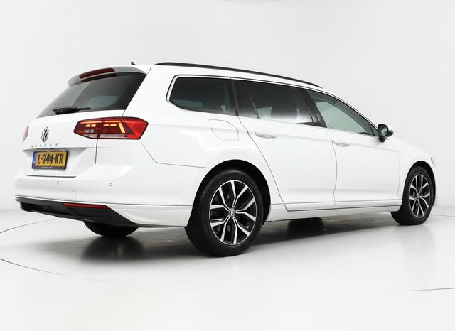 Volkswagen PASSAT Variant 1.6 TDI Comfort Business | Camera | NAVI | Apple Car Play | DAB+ | Keyless - RIJKLAAR + BOVAG GARANTIE