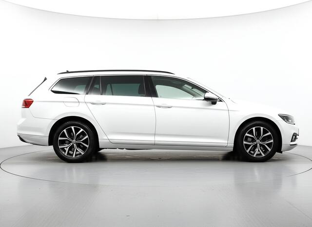 Volkswagen PASSAT Variant 1.6 TDI Comfort Business | Camera | NAVI | Apple Car Play | DAB+ | Keyless - RIJKLAAR + BOVAG GARANTIE