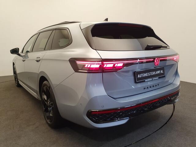 Volkswagen PASSAT Variant 1.5 eHybrid 272pk DSG/AUT R-Line Edition Wegklapbare trekhaak, Panoramadak, 360 Camera