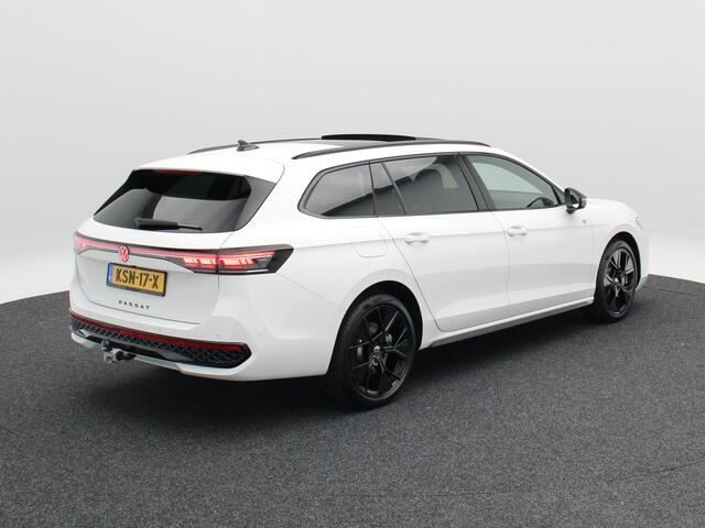 Volkswagen PASSAT Variant 1.5 eHybrid 272 Pk R-Line | Black Style | Stoel/Stuurverwarming | Panoramadak | 360 Camera | Head Up | Memory | Trekhaak | 19 Inch | 155 Km !!