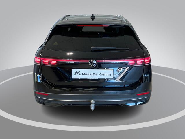 Volkswagen PASSAT Variant 1.5eTSI/150PK Elegance Business DSG · Trekhaak · Camera · Apple/Android Car Play · Navigatie · Dodehoeksensoren · Massage · Stoelverwarming ·