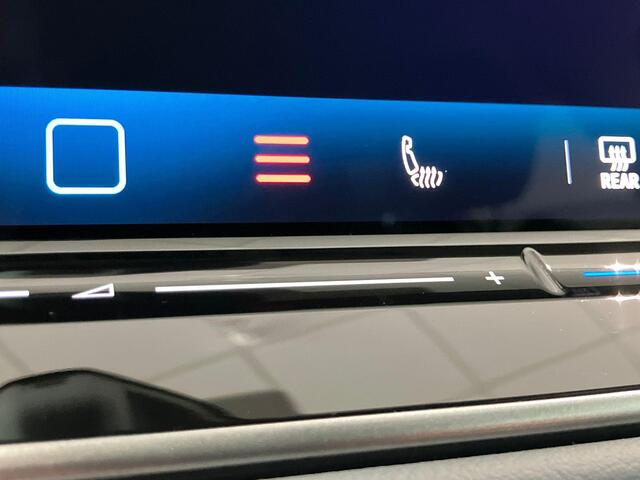 Volkswagen PASSAT Variant 1.5eTSI/150PK Elegance Business DSG · Trekhaak · Camera · Apple/Android Car Play · Navigatie · Dodehoeksensoren · Massage · Stoelverwarming ·