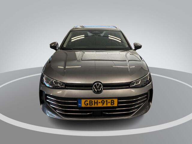 Volkswagen PASSAT Variant 1.5 eTSI 150pk DSG Elegance Business · Camera · Wegklapbare Trekhaak · Apple/Android Car Play · Dodehoeksensoren · P-Sensoren · 17'' Inch · Garantie t/m 18-06-2028 of 100.000