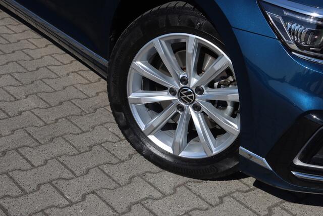 Volkswagen PASSAT Variant 1.4 TSI PHEV GTE Business | Trekhaak | Matrix | Camera |