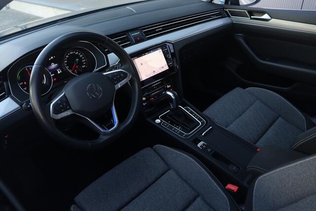 Volkswagen PASSAT Variant 1.4 TSI PHEV GTE Business | Trekhaak | Matrix | Camera |