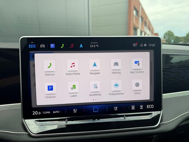 Volkswagen PASSAT Variant 1.5 eHybrid 204pk Elegance PHEV - Stoelkoeling - HUD - Navi - Camera - ACC - Blind Spot - Ergocomfortstoel - Rijklaar