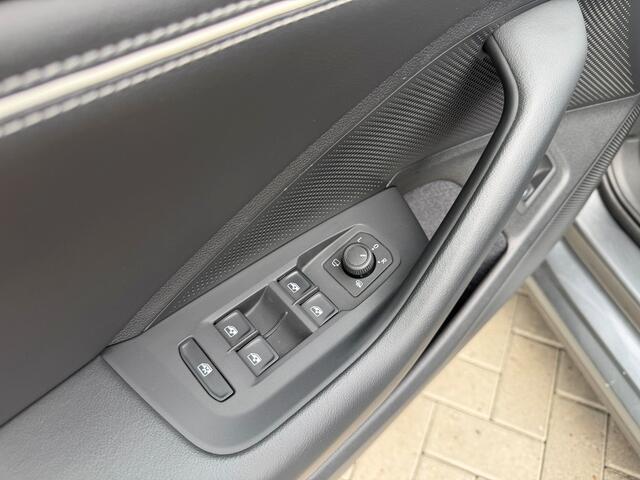 Volkswagen PASSAT Variant 1.5 eHybrid 204pk Elegance PHEV - Stoelkoeling - HUD - Navi - Camera - ACC - Blind Spot - Ergocomfortstoel - Rijklaar