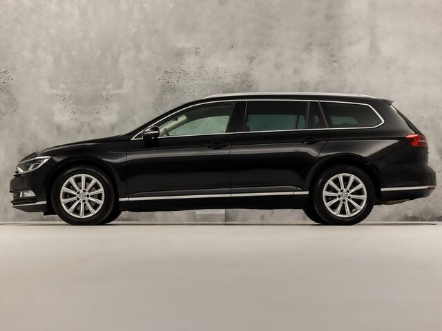 Volkswagen PASSAT Variant 1.5 TSI Highline Sportline 150Pk Automaat (VIRTUAL COCKPIT, APPLE CARPLAY, GROOT NAVI, CAMERA, LEDER/ALCANTARA, GETINT GLAS, KEYLESS, NIEUWSTAAT)
