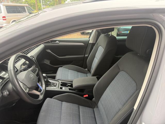 Volkswagen PASSAT 1.4 TSI GTE Highline Bj 2022 Km 103.000 Navi,Clima,Cruise,Electr.ramen 204pk Bj 2022