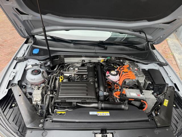 Volkswagen PASSAT 1.4 TSI GTE Highline Bj 2022 Km 103.000 Navi,Clima,Cruise,Electr.ramen 204pk Bj 2022