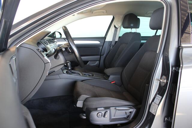 Volkswagen PASSAT Variant 1.4 TSI ACT Comfortline LED Matrix | Cruise | Navi | Bluetooth | Clima | 17" LMV | Privacy glass | PDC V+A